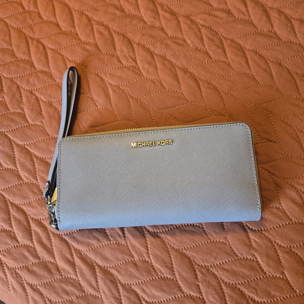 Michael Kors Zipper Wristlet/Wallet